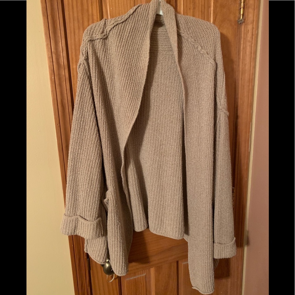 Free people sweater ( like LJ in to all the boys)